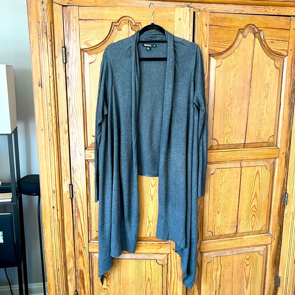 Heather Grey DKNY “Cozy” Sweater Wrap Shawl in M/L